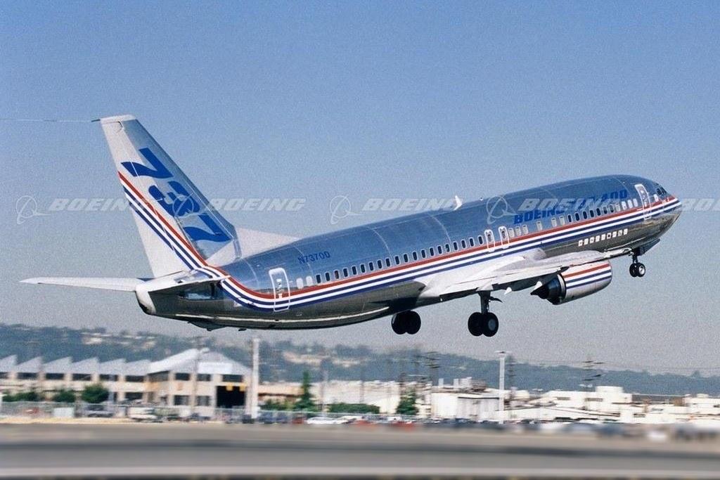 波音737-400